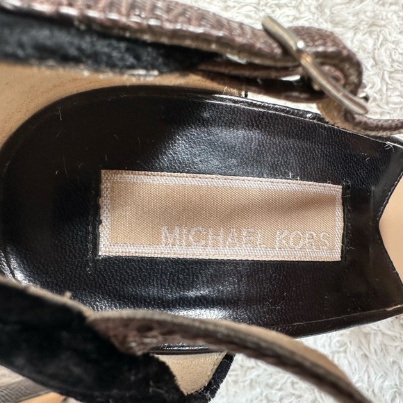 Michael Kors Women’s 7.5 Black Seude Brown Snake Skin T Strap Heel Made in Italy - Picture 3 of 7